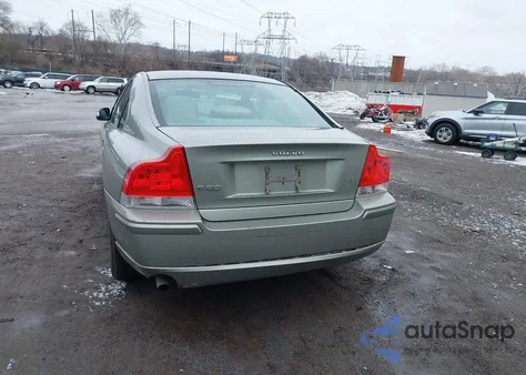 2007 Volvo S60 2.5T z USA, uszkodzony, nr VIN YV1RS592072603851